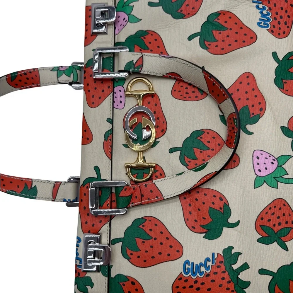 Gucci Cream Tote with Strawberry Design - Picture 3 of 15